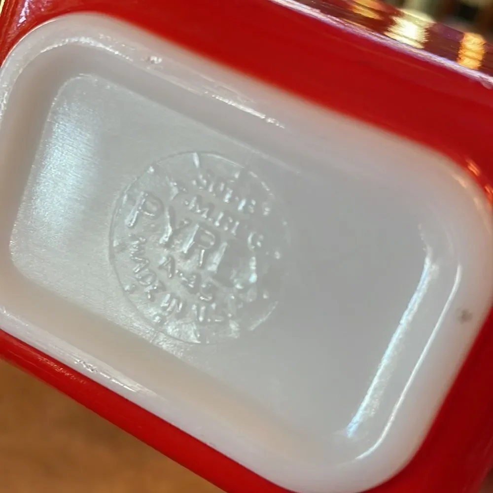 Pyrex Orange Refrigerator Dish with Ribbed Lid